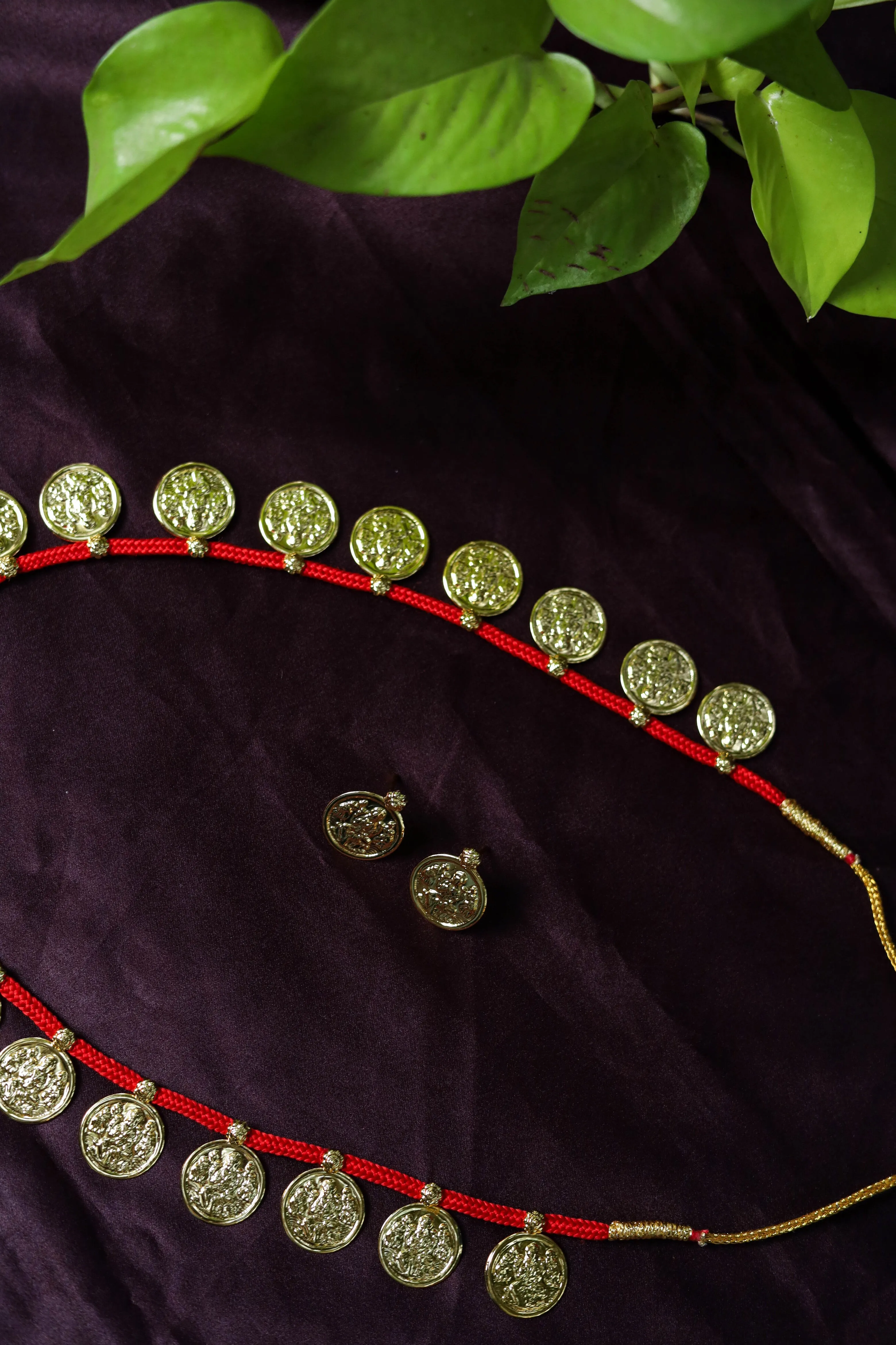 मोठा पुतळीहार   कानातले | Long Putali Haar   Earrings