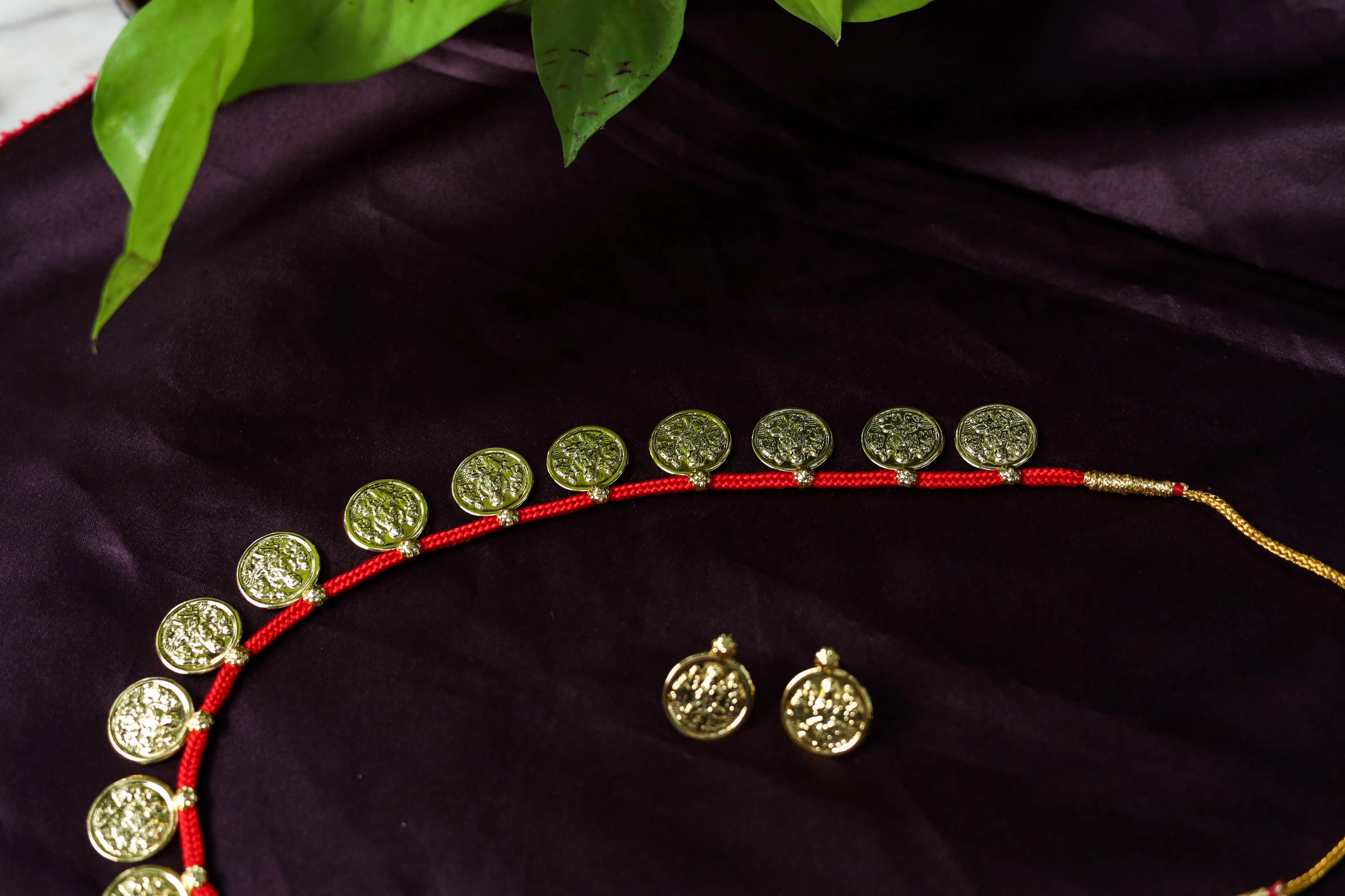 मोठा पुतळीहार   कानातले | Long Putali Haar   Earrings