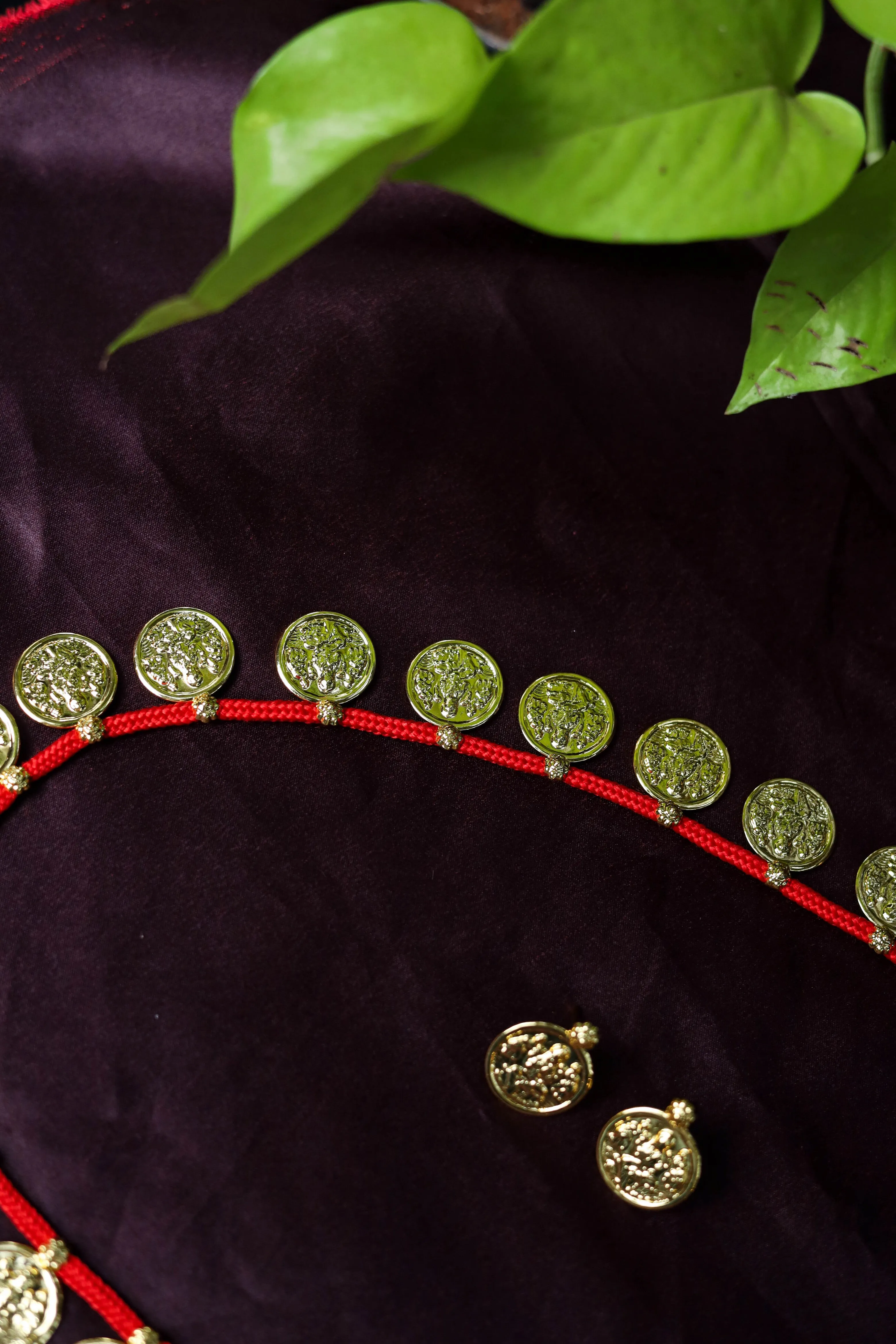 मोठा पुतळीहार   कानातले | Long Putali Haar   Earrings