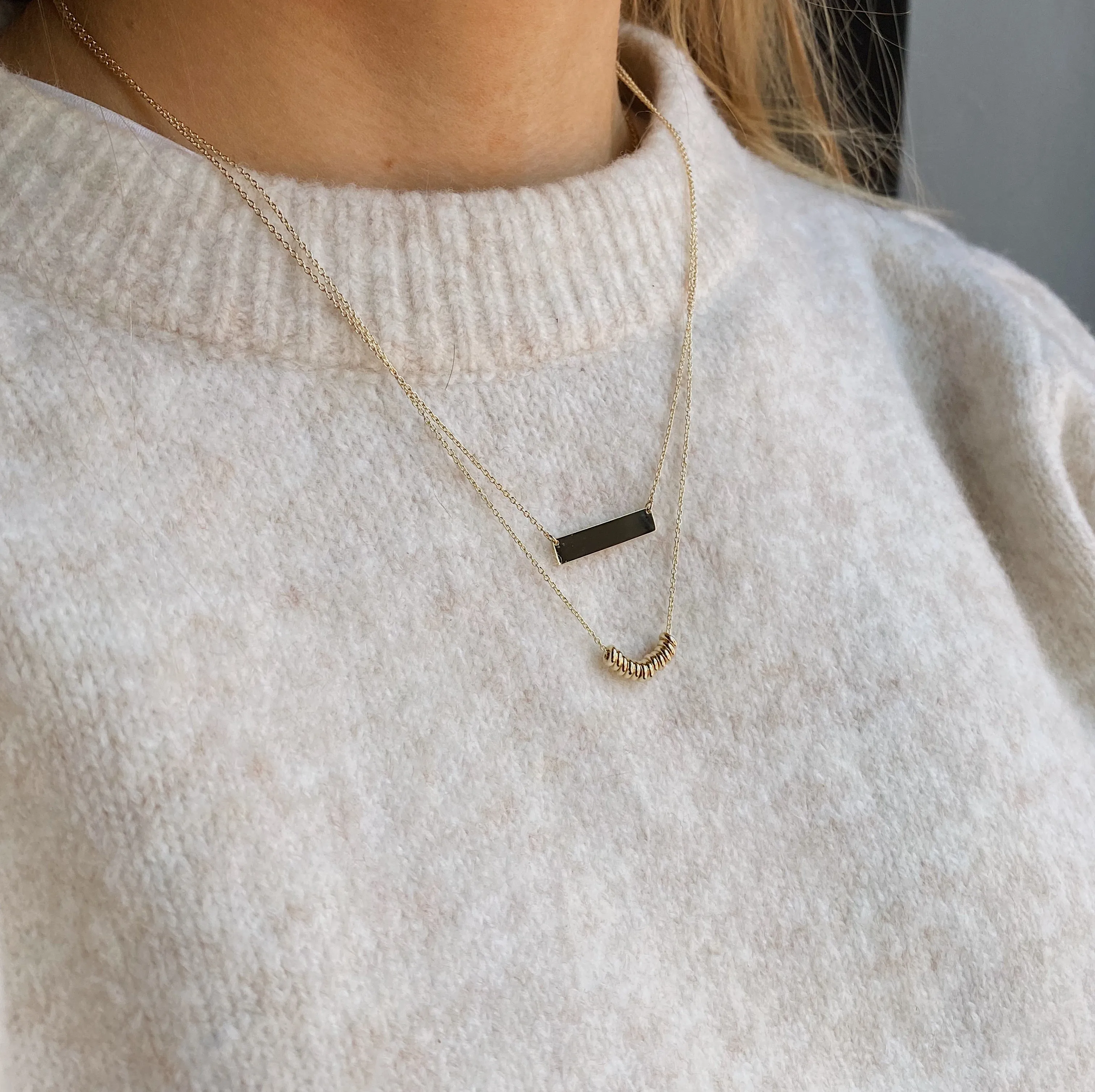 9kt Gold Bar Pendant Necklace