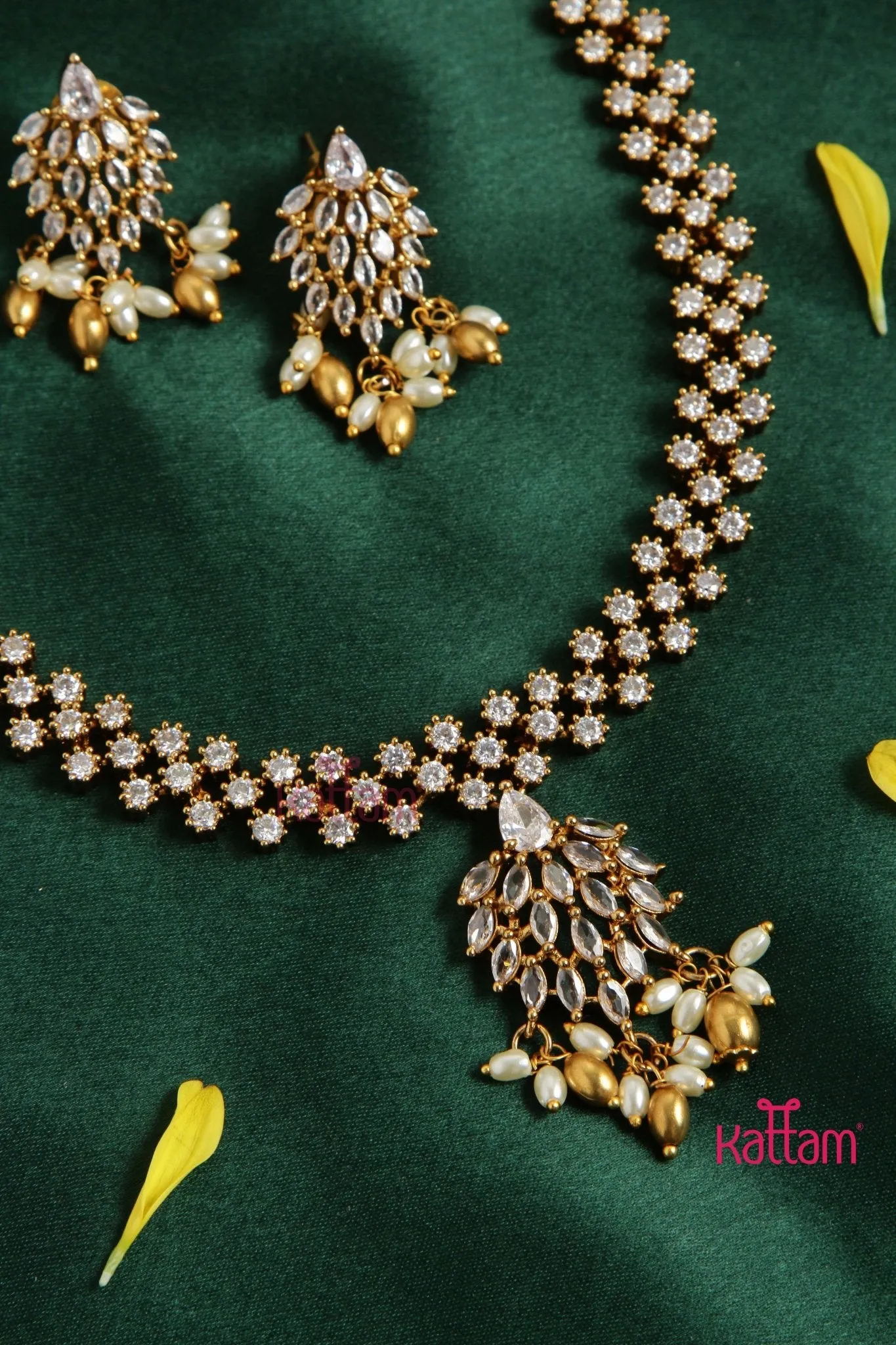 AD White Drop Pearl Choker