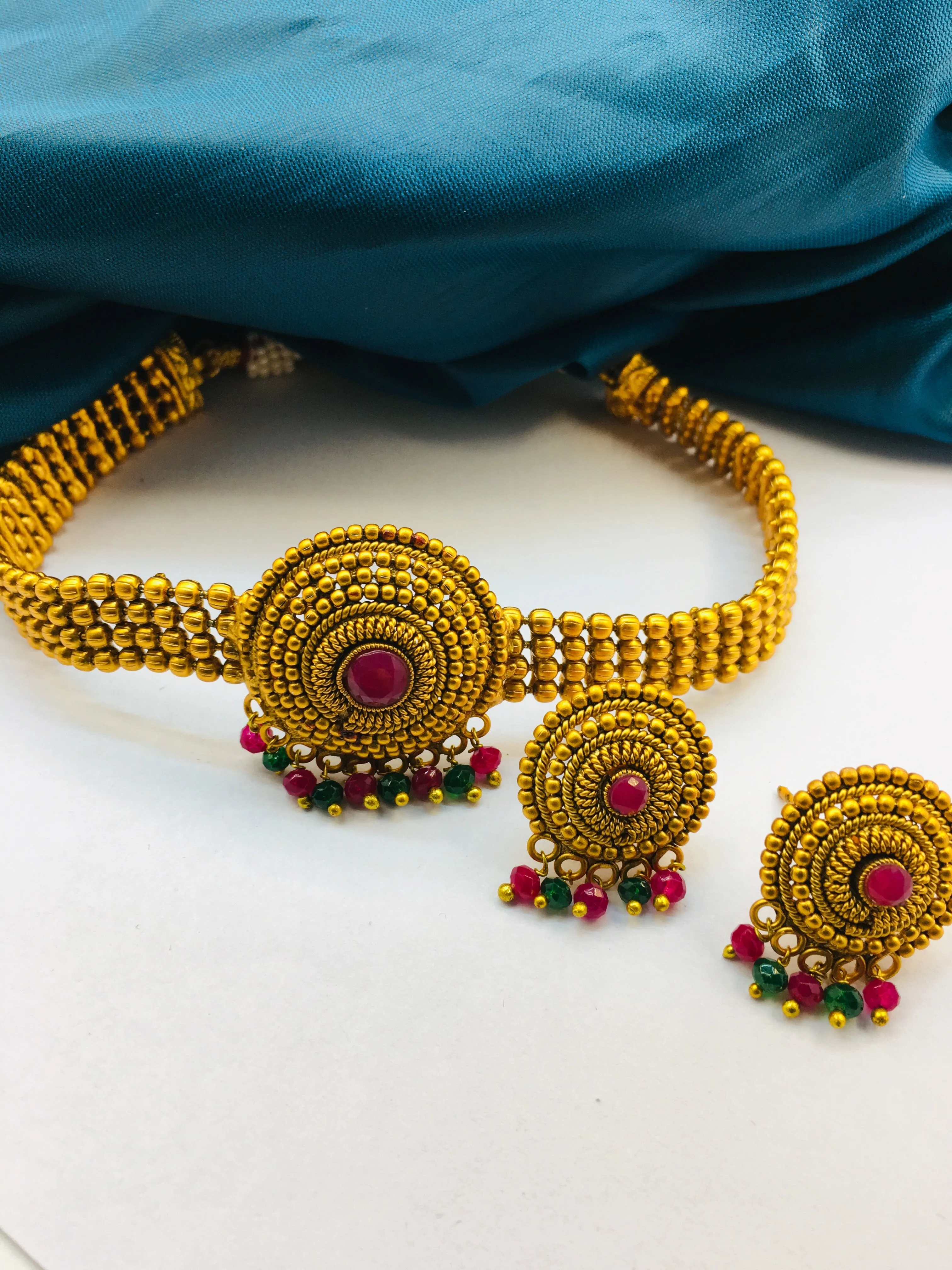 BEAUTIFUL MATTE GOLD FINISH CHOKER