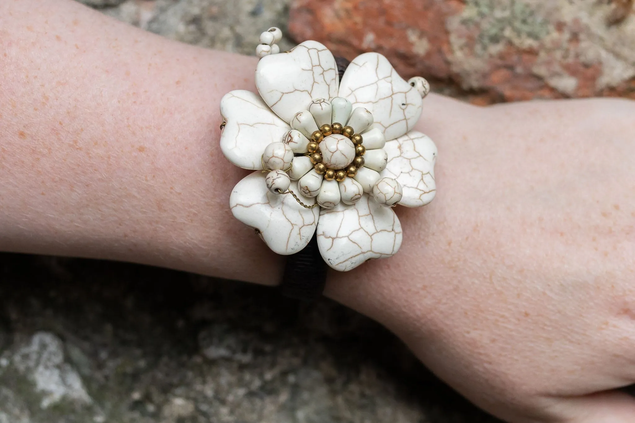 Handmade Macrame bracelet - snow