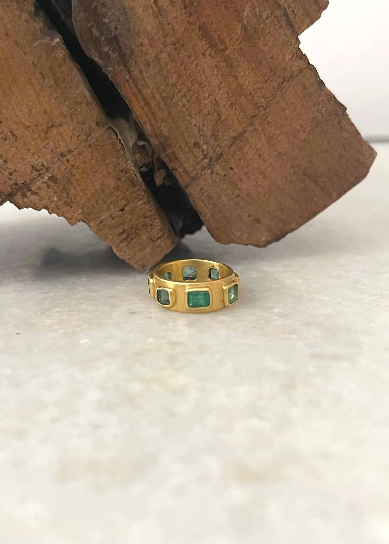 Heike Rectangular Columbian Emerald Ring