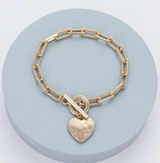 Mia Bracelet with T-Bar Fastening and Heart Charm in Gold