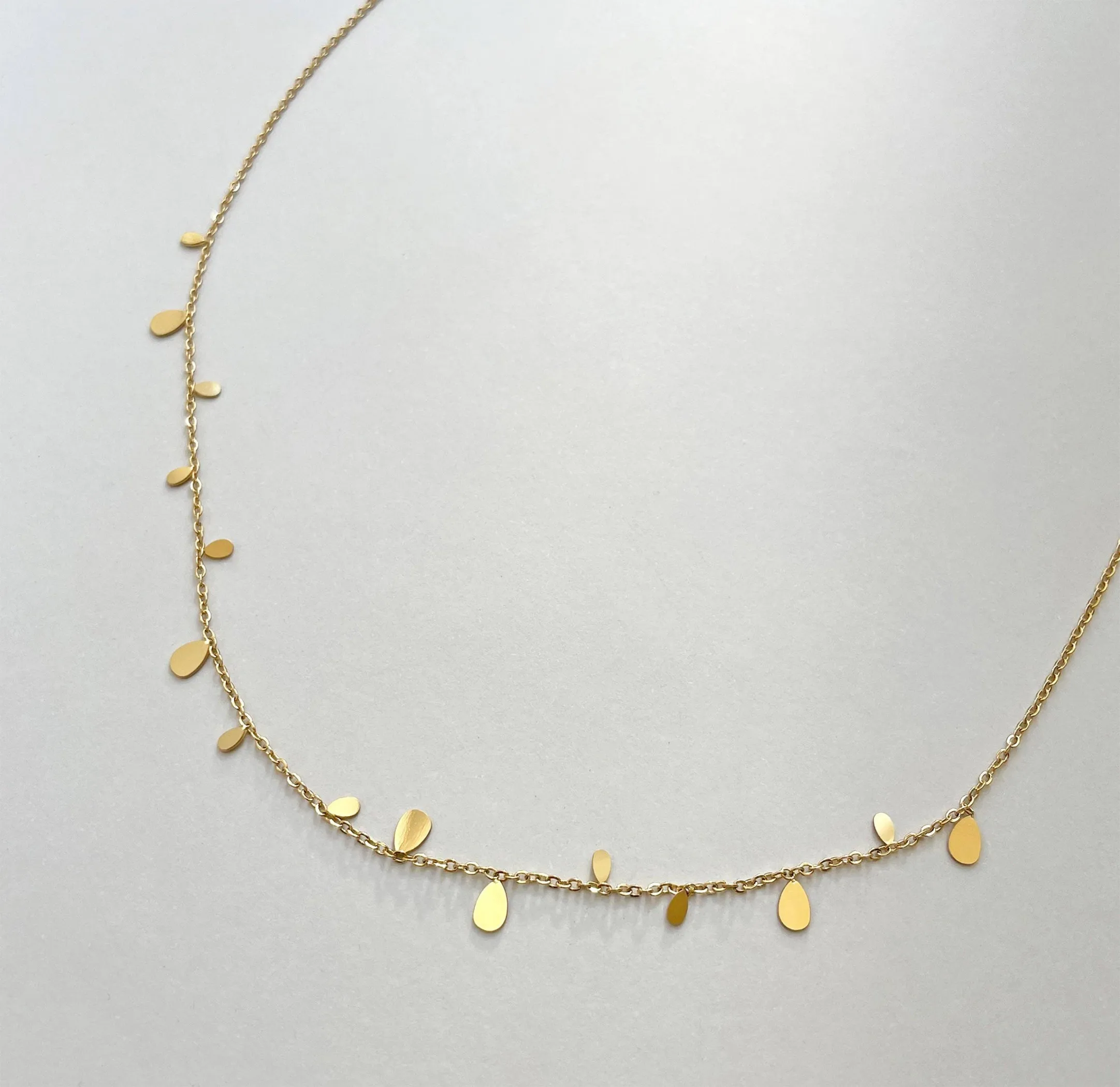 MIRANDA GOLD DAINTY TEARDROP NECKLACE